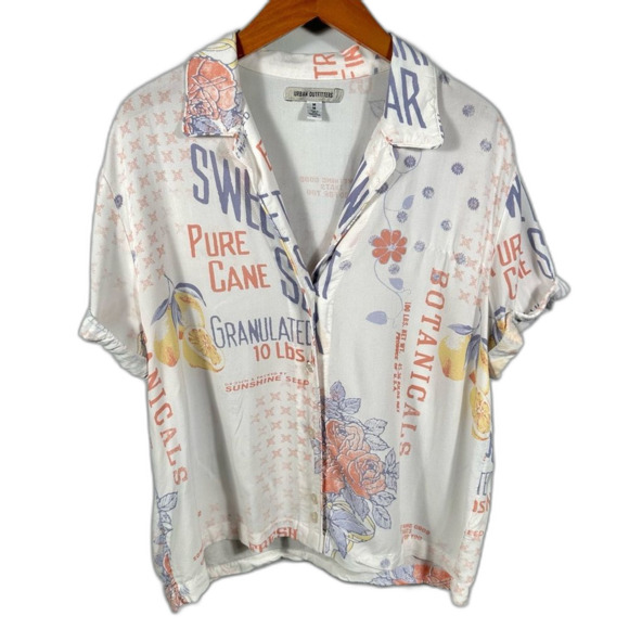 Urban Outfitters Teddie Printed Souvenir Graphic Button-Up Shirt Size Medium - Picture 1 of 16